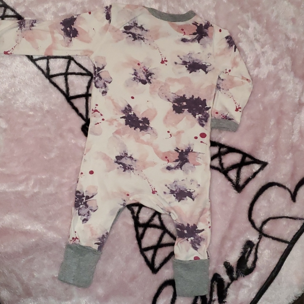 Onesies - Picture 2 of 2